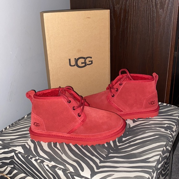 Brand New UGG Neumel Boots! - Picture 8 of 9